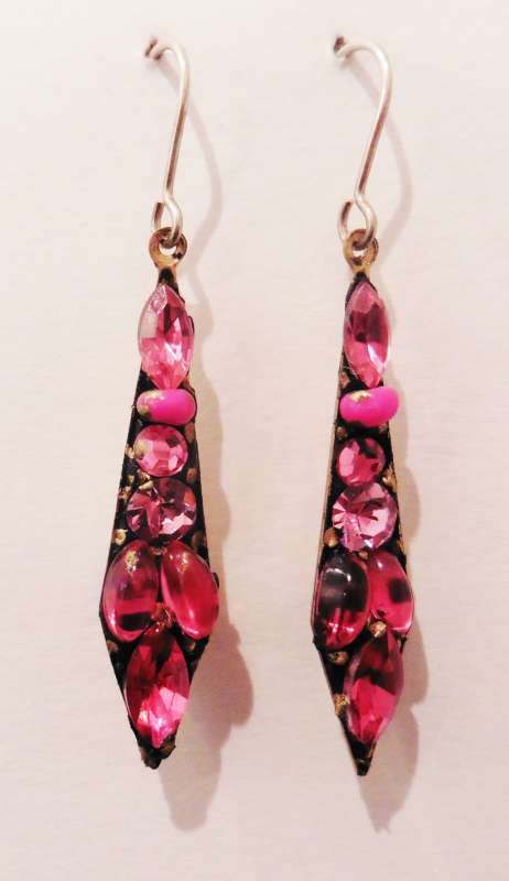 Medium pink drop earrings
